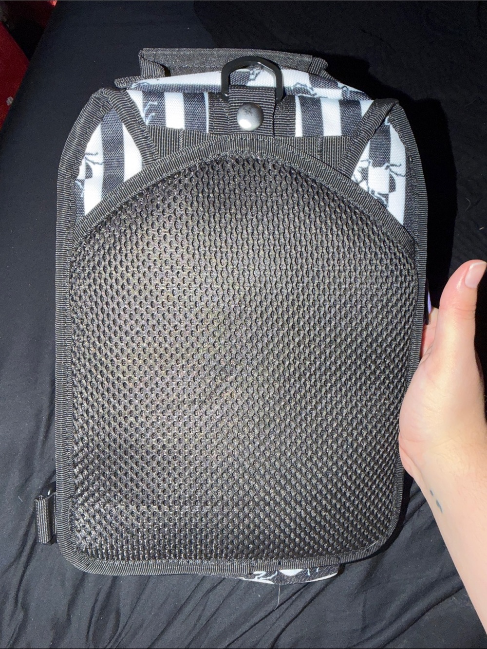 WOLFpak Beetlejuice Bag with MOLLE Webbing 9L Crossbody - Picture 3 of 6